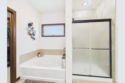 W272N387  Hilltop Dr, Pewaukee, WI 53188 - Photo 51