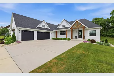 3864  Hickory Hill Pkwy, Richfield, WI 53033 - Photo 3