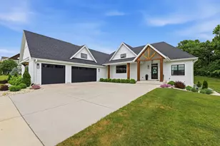 3864 Hickory Hill Parkway, Richfield, WI 53033 - Photo 3