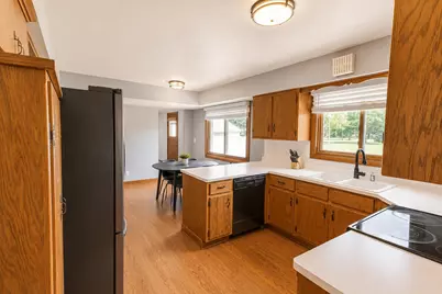 3710 S Massachusetts Ave, Milwaukee, WI 53220 - Photo 27