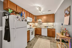 2025 E Greenwich Ave, Milwaukee, WI 53211 - Photo 15