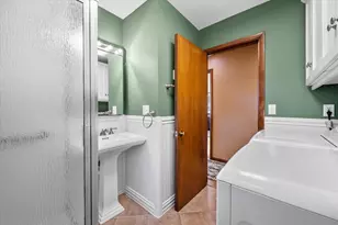 1077 Christopher Ct, Oconomowoc, WI 53066 - Photo 15