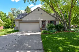 9740 W Center St, Milwaukee, WI 53222 - Photo 37