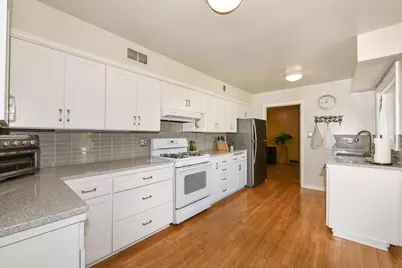 9740 W Center St, Milwaukee, WI 53222 - Photo 19