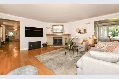 9740 W Center St, Milwaukee, WI 53222 - Photo 7