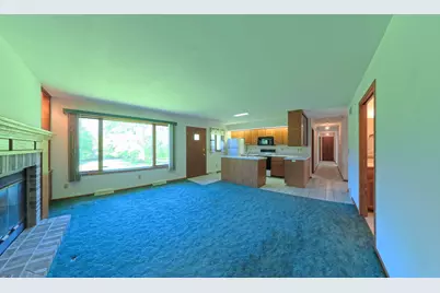 912  Edgewater Ct, Watertown, WI 53098 - Photo 9