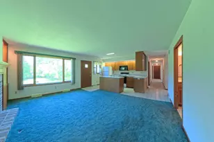 912 Edgewater Ct, Watertown, WI 53098 - Photo 9
