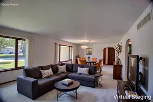912 Edgewater Ct, Watertown, WI 53098 - Photo 5