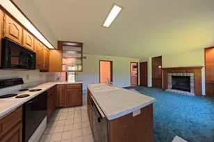 912 Edgewater Ct, Watertown, WI 53098 - Photo 7