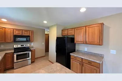 4725  Fox Grove Rd, Sheboygan, WI 53081 - Photo 9