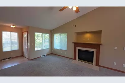 4725  Fox Grove Rd, Sheboygan, WI 53081 - Photo 5