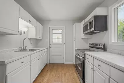 1745  Illinois St, Racine, WI 53405 - Photo 7