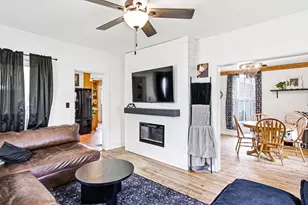 725 W South St, Oconomowoc, WI 53066 - Photo 17