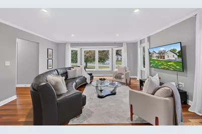 12623 N Meadow Cir, Mequon, WI 53092 - Photo 11