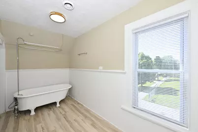 143 E Garfield Ave, Milwaukee, WI 53212 - Photo 15