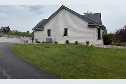 N2W29732  Blodwen Dr, Delafield, WI 53188 - Photo 7