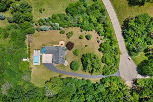 N2W29732 Blodwen Dr, Delafield, WI 53188 - Photo 3