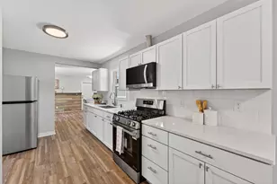 4422 N 84th St, Milwaukee, WI 53225 - Photo 9