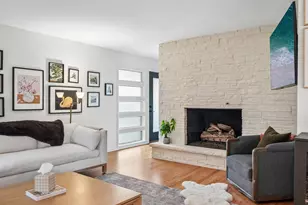 7524 W Wisconsin Ave, Wauwatosa, WI 53213 - Photo 9