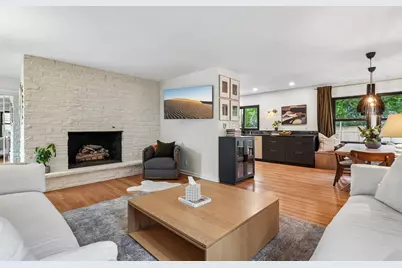 7524 W Wisconsin Ave, Wauwatosa, WI 53213 - Photo 11