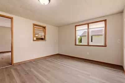 2737  Hamilton St, La Crosse, WI 54603 - Photo 5