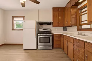 2737 Hamilton St, La Crosse, WI 54603 - Photo 7