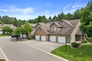 18575 Brookfield Lake Dr, Brookfield, WI 53045 - Photo 35