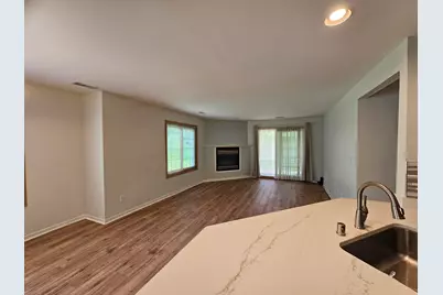 18575  Brookfield Lake Dr #62, Brookfield, WI 53045 - Photo 7