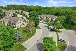 18575 Brookfield Lake Dr, Brookfield, WI 53045 - Photo 3