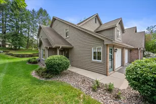18575 Brookfield Lake Dr, Brookfield, WI 53045 - Photo 25