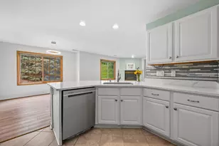 18575 Brookfield Lake Dr, Brookfield, WI 53045 - Photo 11