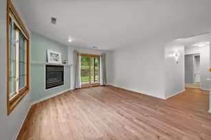 18575 Brookfield Lake Dr, Brookfield, WI 53045 - Photo 7