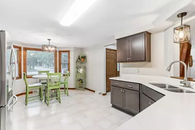 W61N840  Arbor Dr, Cedarburg, WI 53012 - Photo 11