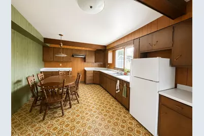 369  Linden St, Fond du Lac, WI 54935 - Photo 5