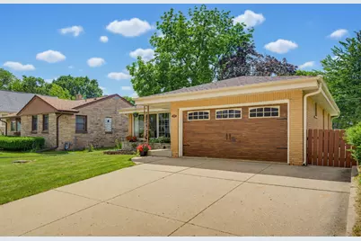 937 S 86th St, West Allis, WI 53214 - Photo 3