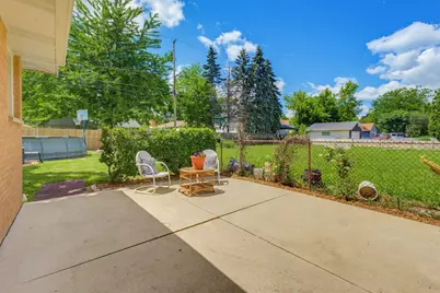 937 S 86th St, West Allis, WI 53214 - Photo 5