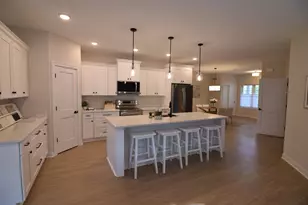 12263 W Waterford Ave, Greenfield, WI 53228 - Photo 7