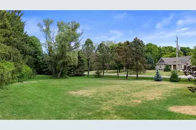 W244N4501  Swan Rd, Pewaukee, WI 53072 - Photo 37