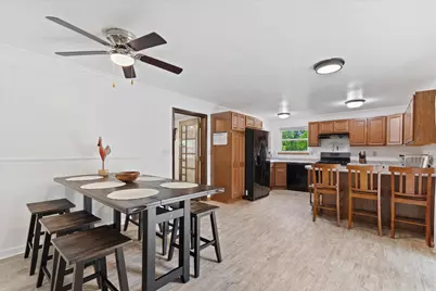 W244N4501  Swan Rd, Pewaukee, WI 53072 - Photo 9