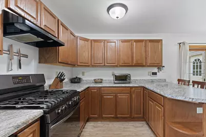W244N4501  Swan Rd, Pewaukee, WI 53072 - Photo 11