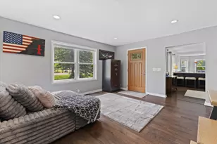 W244N4501 Swan Rd, Pewaukee, WI 53072 - Photo 7