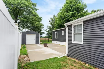 82  Falling Creek Cir, Janesville, WI 53548 - Photo 29