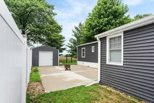 82 Falling Creek Cir, Janesville, WI 53548 - Photo 29