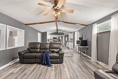 82  Falling Creek Cir, Janesville, WI 53548 - Photo 11