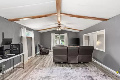 82  Falling Creek Cir, Janesville, WI 53548 - Photo 9