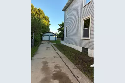 2415  Prospect St, Racine, WI 53404 - Photo 3