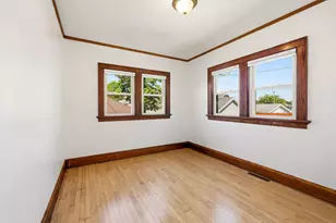 3161 S 11th St, Milwaukee, WI 53215 - Photo 15