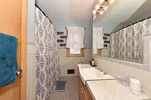 8103 W Potomac Ave, Milwaukee, WI 53218 - Photo 17