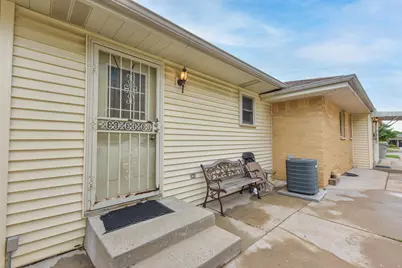 8103 W Potomac Ave, Milwaukee, WI 53218 - Photo 27