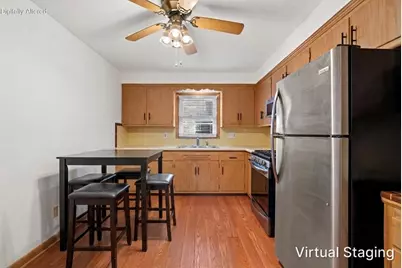 8748  Parkview Ct, Wauwatosa, WI 53226 - Photo 5